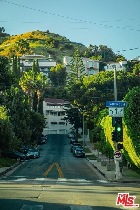 1750 N Fairfax Avenue - Photo 29
