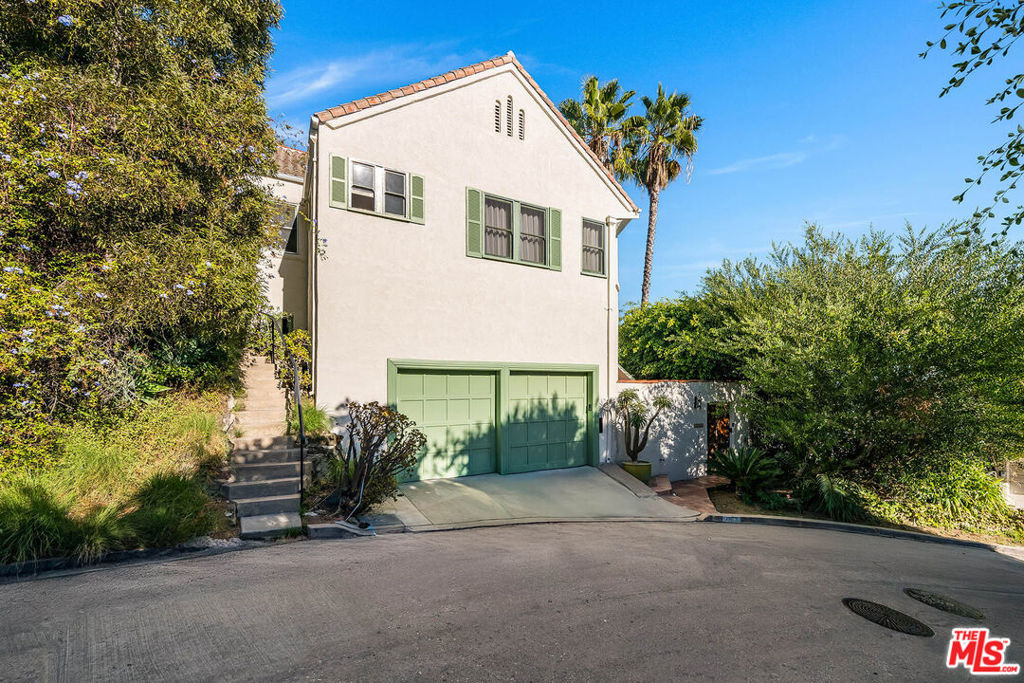 1750 N Fairfax Avenue - Photo 2
