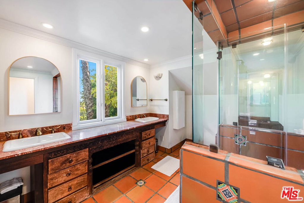 1750 N Fairfax Avenue - Photo 15
