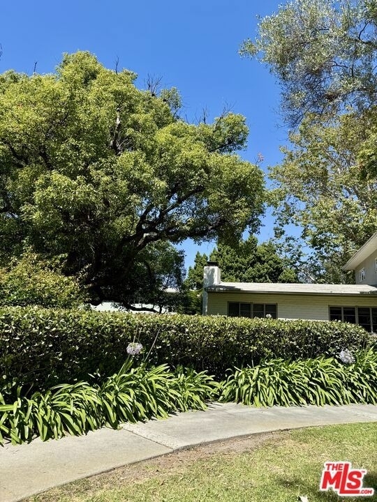 5333 Village Green - Photo 1