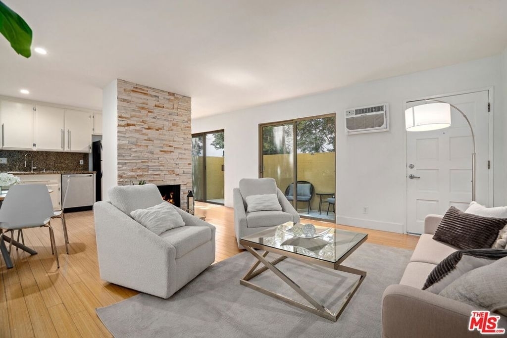 11959 Dorothy Street - Photo 2
