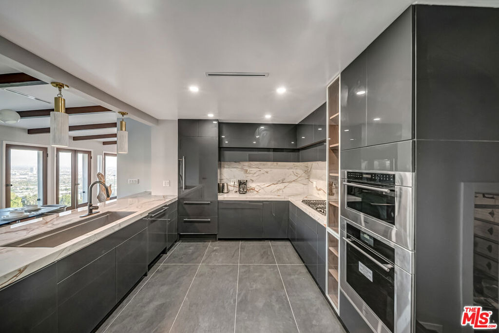 8874 Evanview Drive - Photo 12
