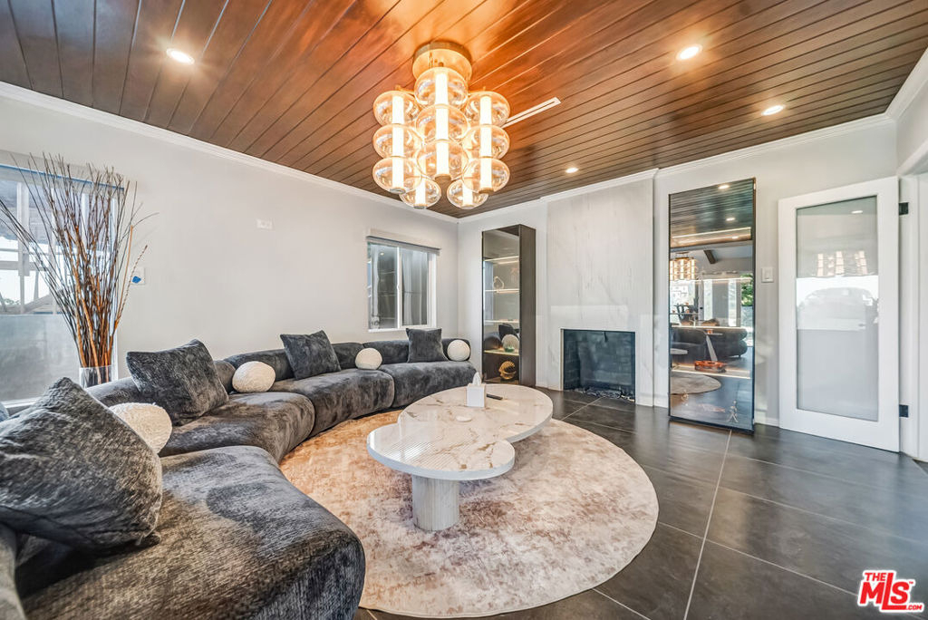8874 Evanview Drive - Photo 7