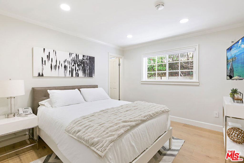 505 Evelyn Place - Photo 32