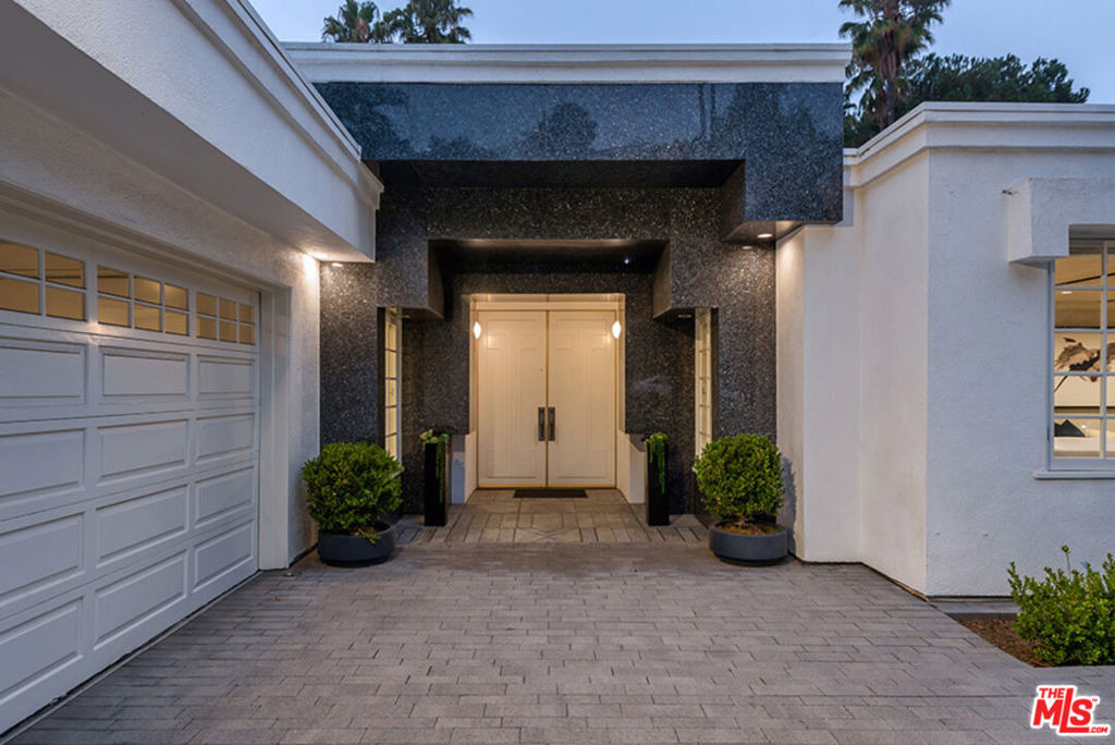 505 Evelyn Place - Photo 3