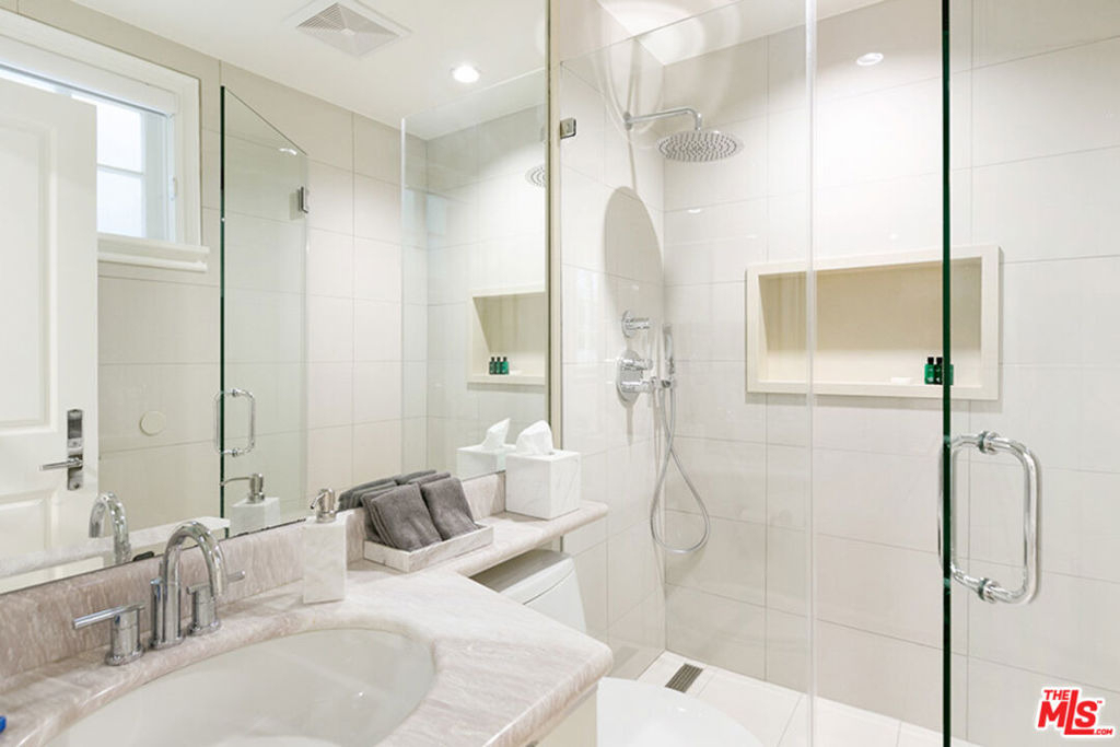 505 Evelyn Place - Photo 34