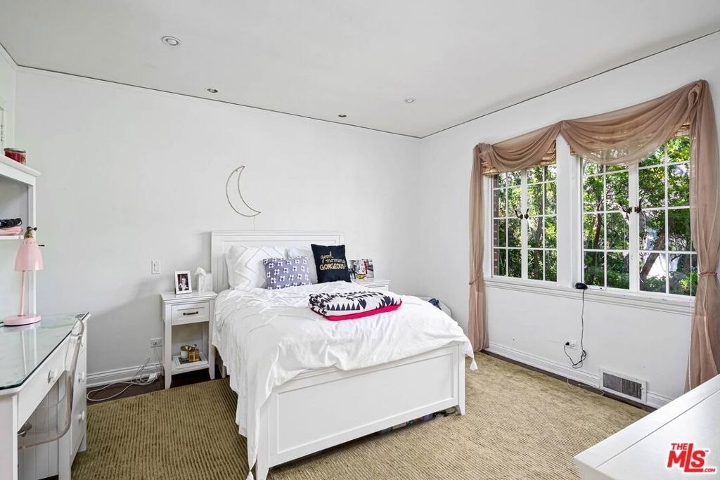 511 N Bristol Avenue - Photo 19
