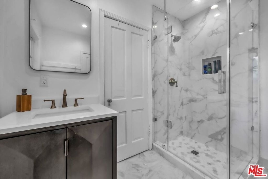 511 N Bristol Avenue - Photo 24