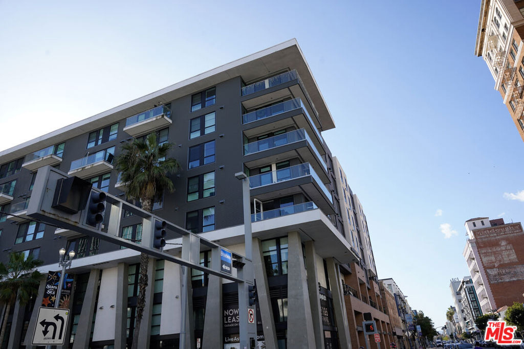 250 E Broadway - Photo 41