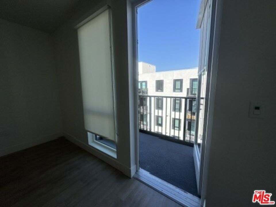 250 E Broadway - Photo 4