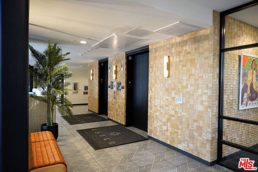 250 E Broadway - Photo 30