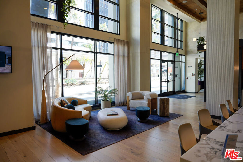 250 E Broadway - Photo 24