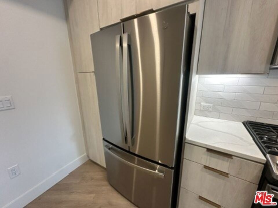 250 E Broadway - Photo 9