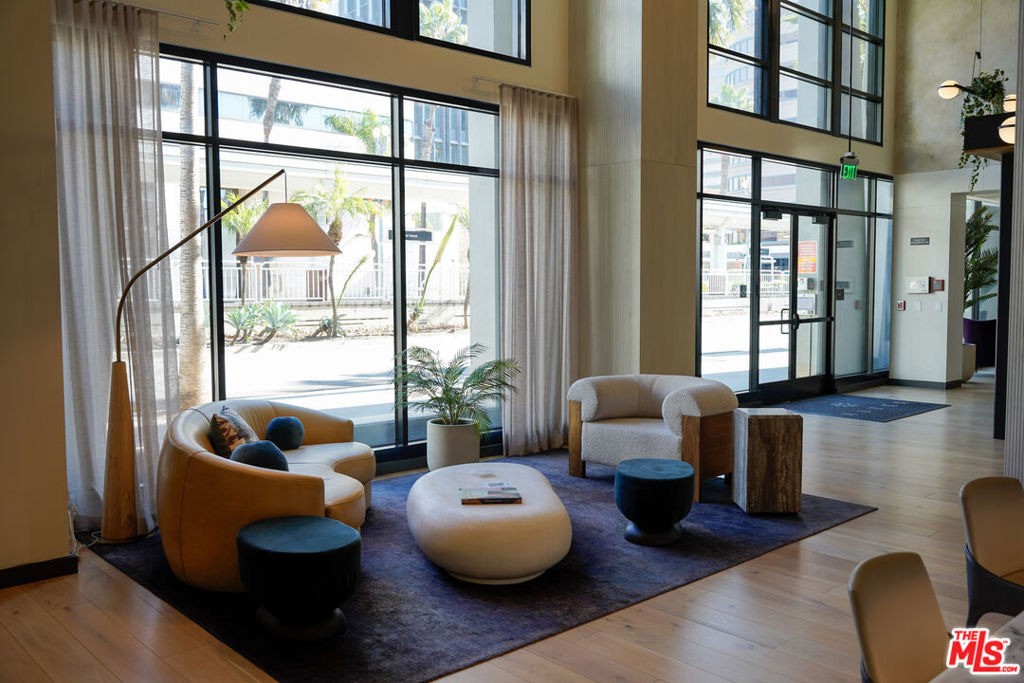 250 E Broadway - Photo 23