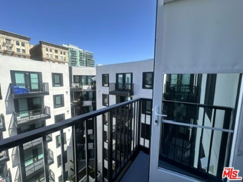 250 E Broadway - Photo 20