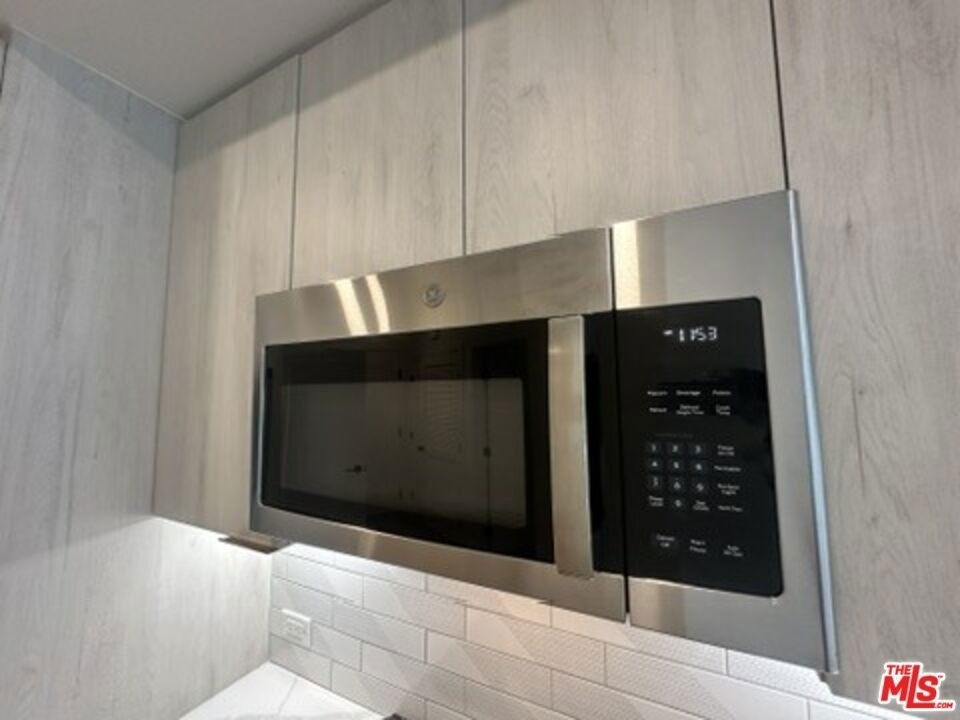 250 E Broadway - Photo 11