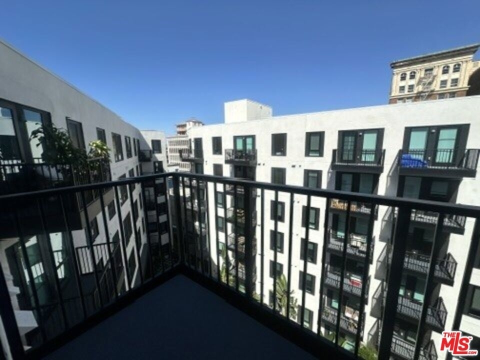 250 E Broadway - Photo 21