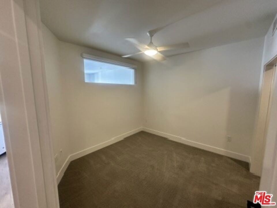 250 E Broadway - Photo 13