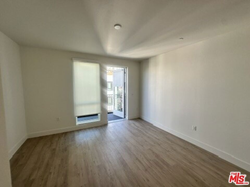 250 E Broadway - Photo 3
