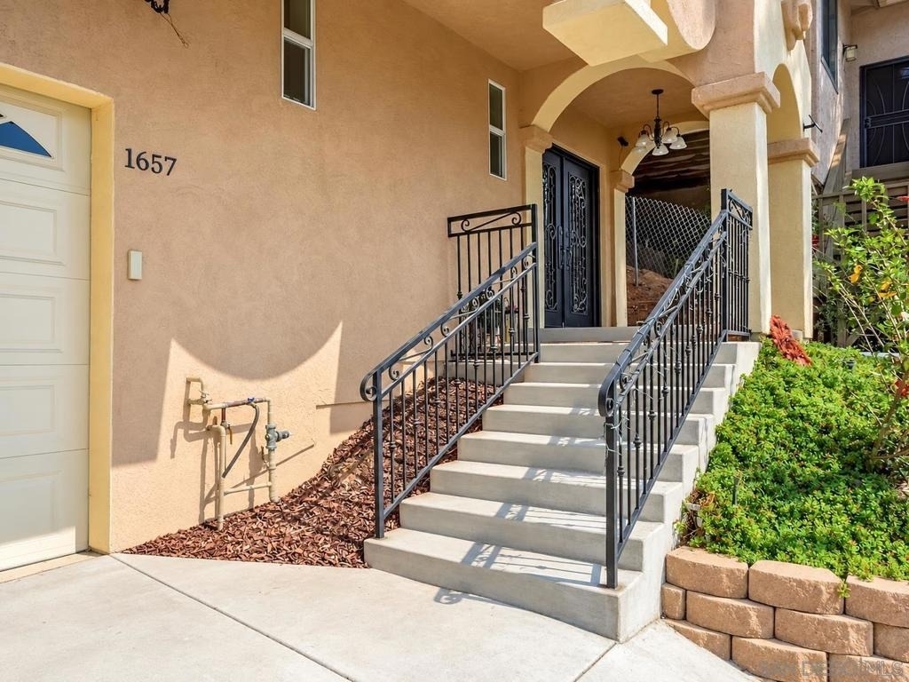 1657 Coronado Avenue - Photo 30