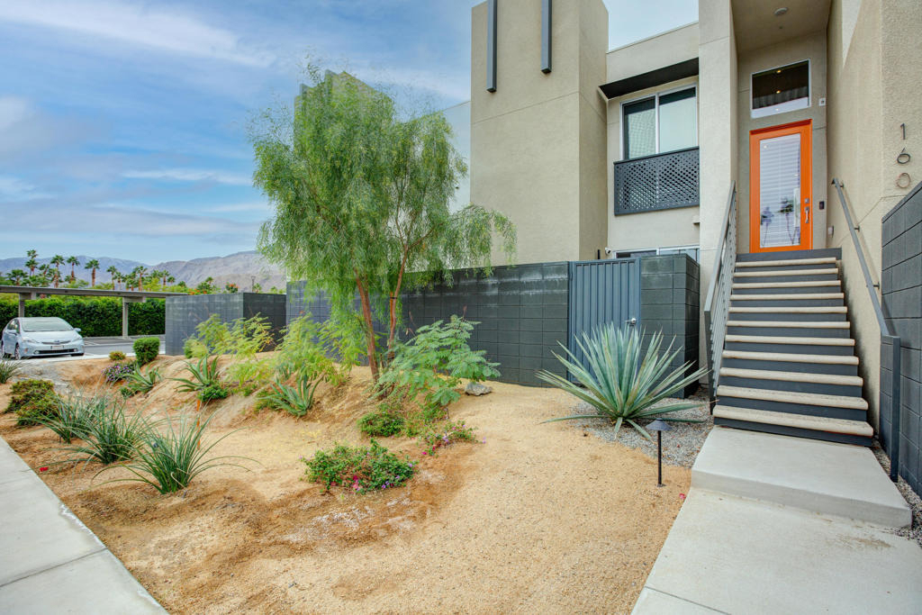 160 The Riv - Photo 2
