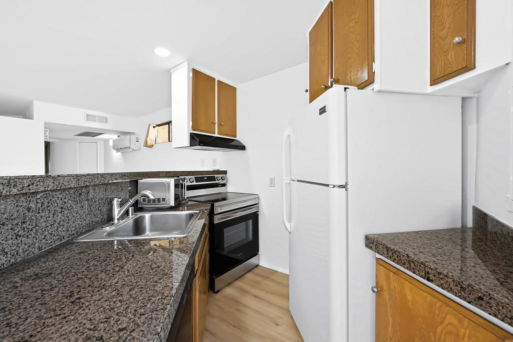 5300 E Waverly Drive - Photo 4