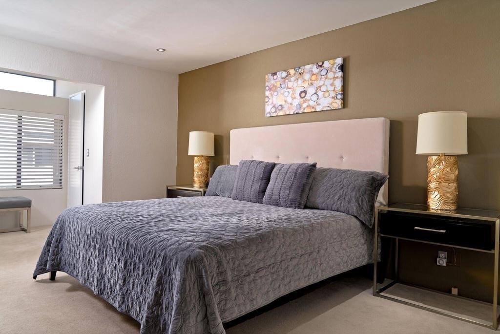 943 Village Square S - Photo 2