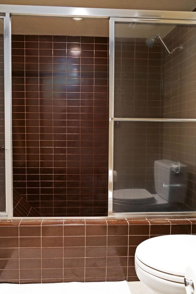 943 Village Square S - Photo 5