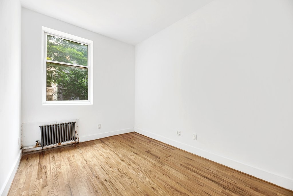 East 27th Street - Photo 4