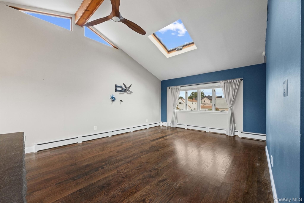 1051 Park Lane N - Photo 17