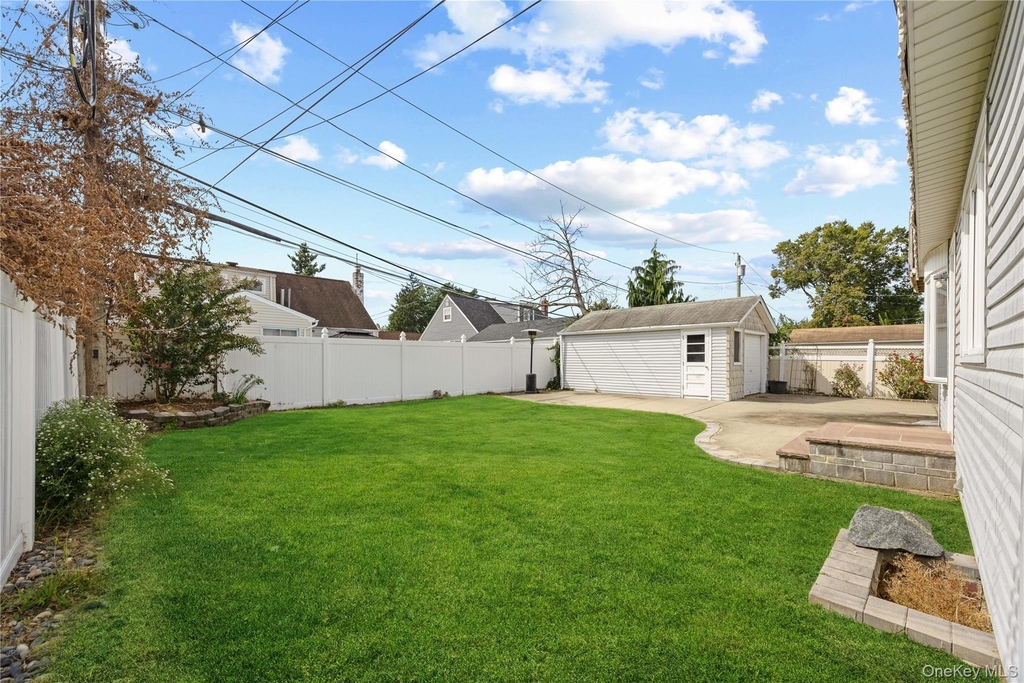 1051 Park Lane N - Photo 28