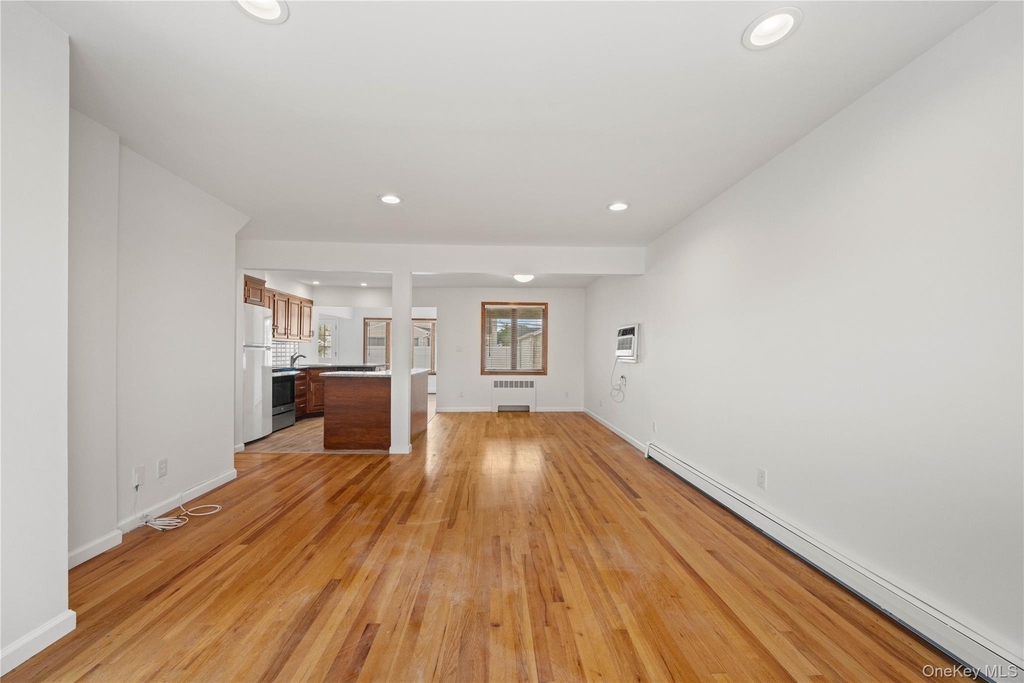 1051 Park Lane N - Photo 3