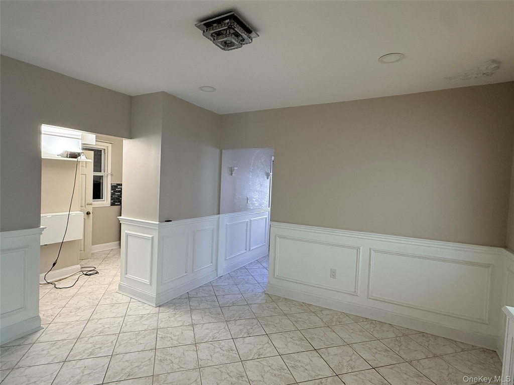 41-39 Benham Street - Photo 19