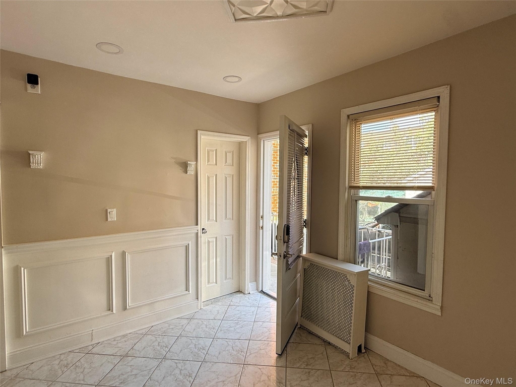 41-39 Benham Street - Photo 35