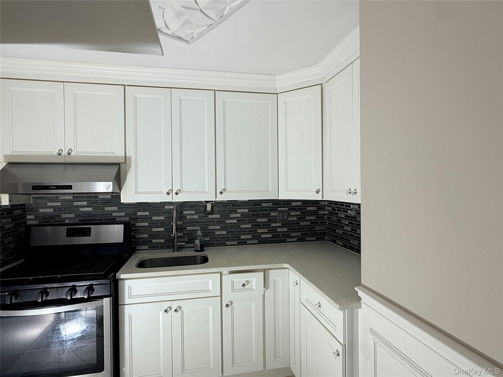 41-39 Benham Street - Photo 38