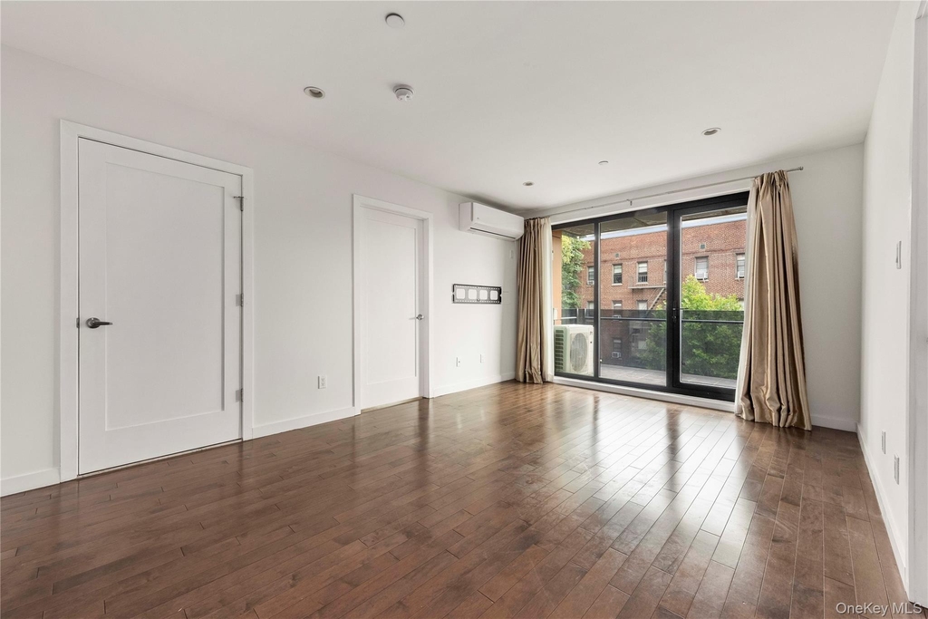 43-12 214 Place - Photo 2
