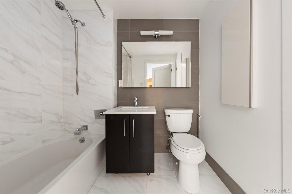 43-12 214 Place - Photo 8