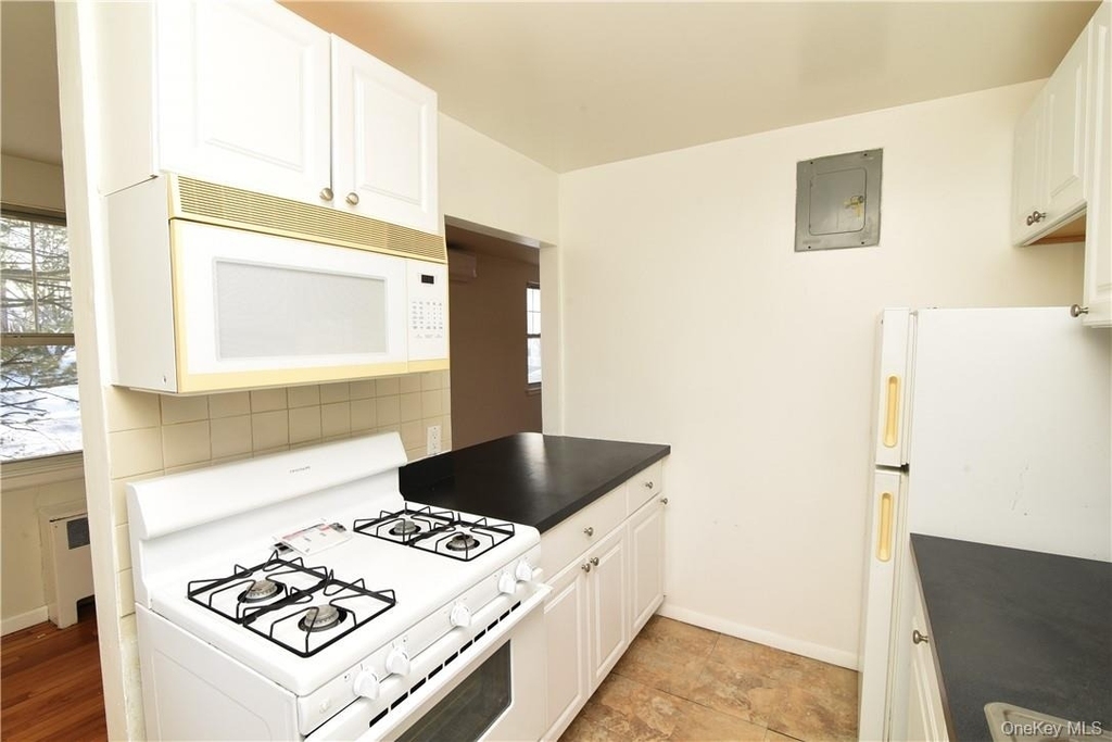 101 Carpenter Avenue - Photo 8