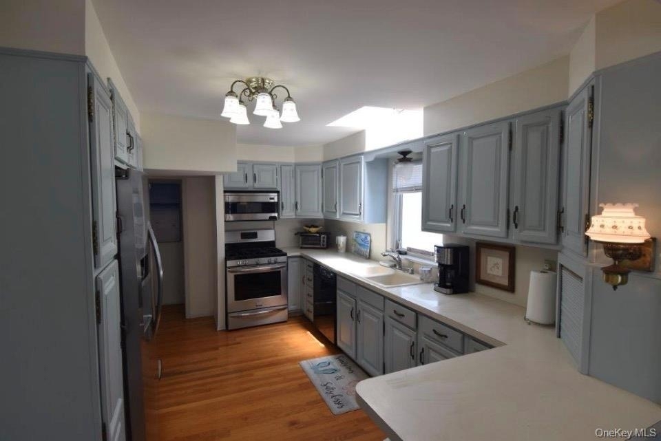 36 Trenton Avenue - Photo 2