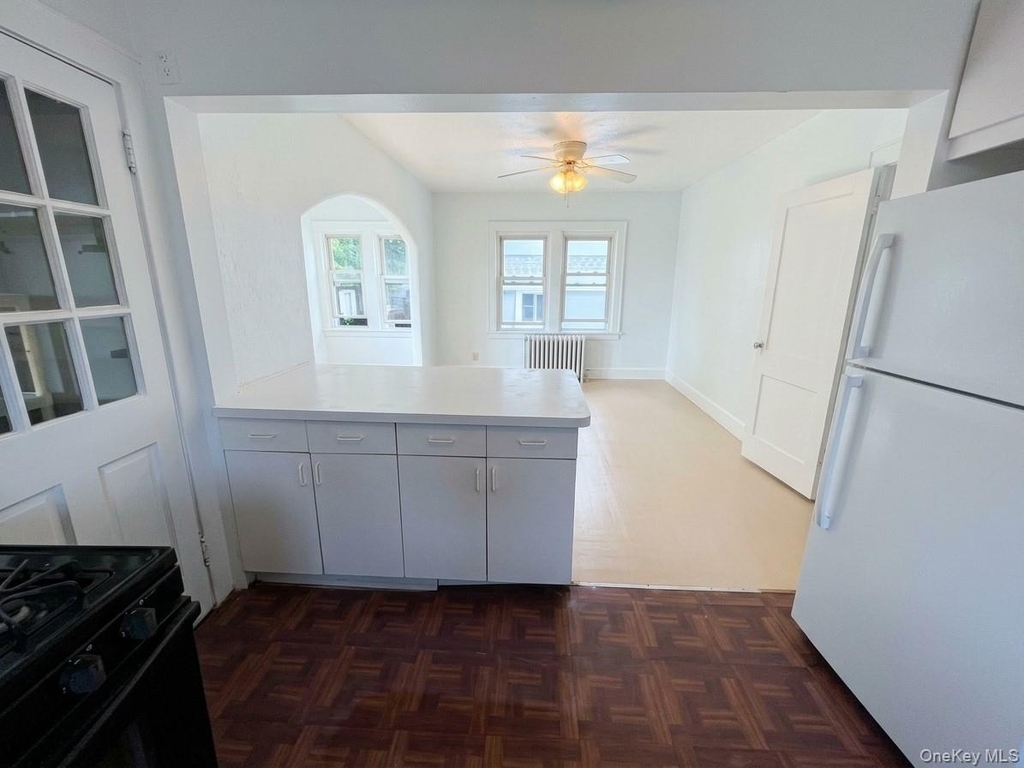 122 Greenvale Avenue - Photo 1