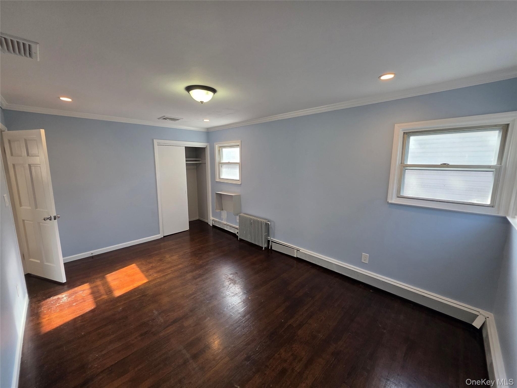 32-23 Plunkett Avenue - Photo 8