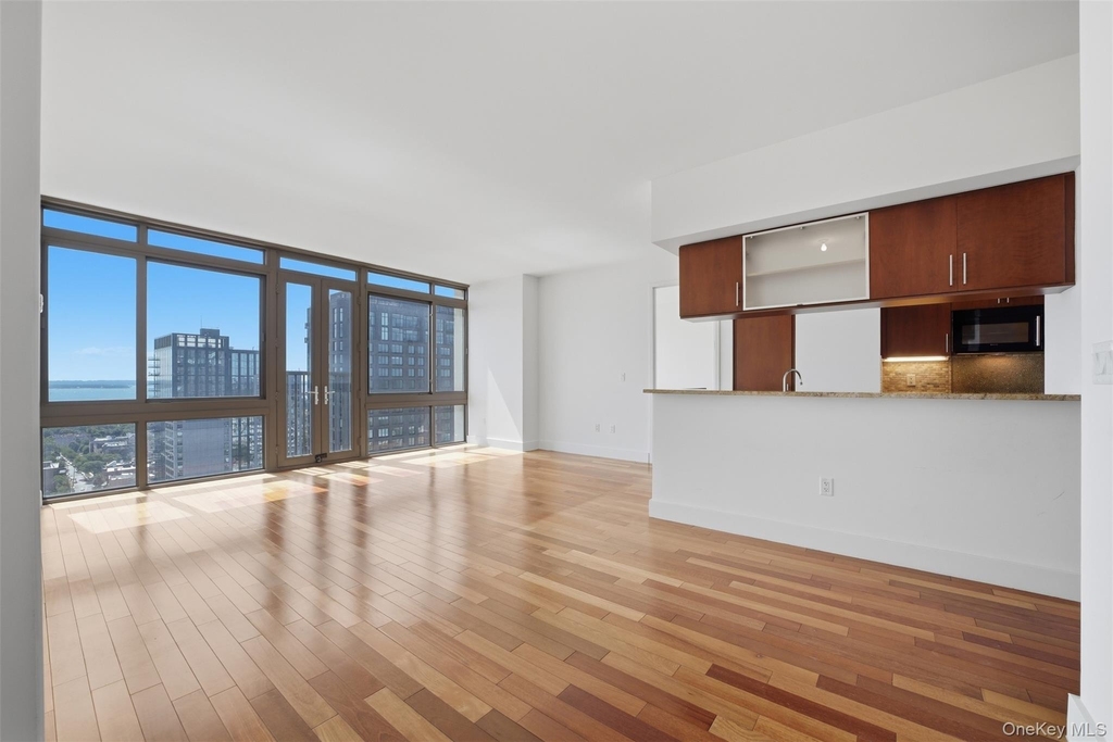 175 Huguenot Street - Photo 0