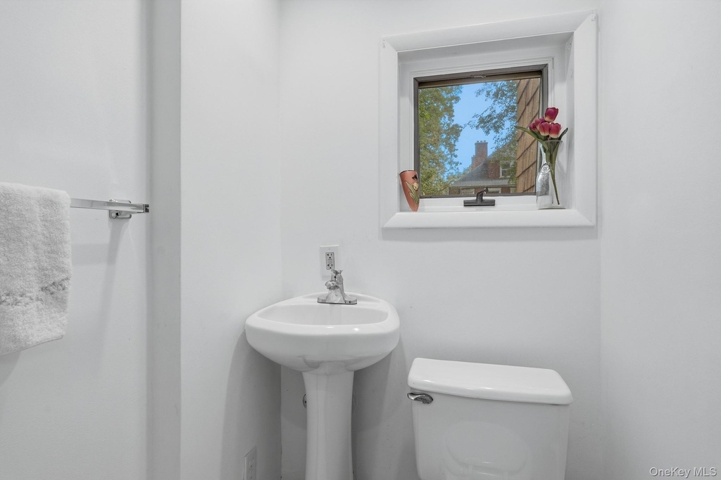 82 Quinby Avenue - Photo 18