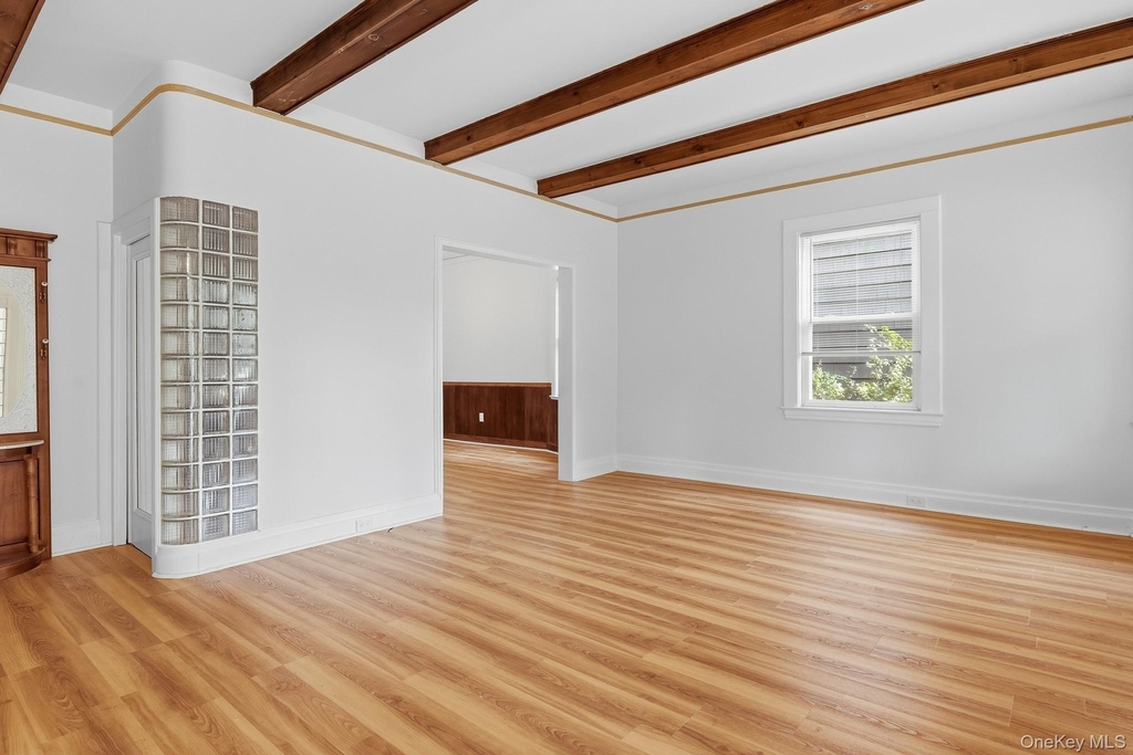 82 Quinby Avenue - Photo 9