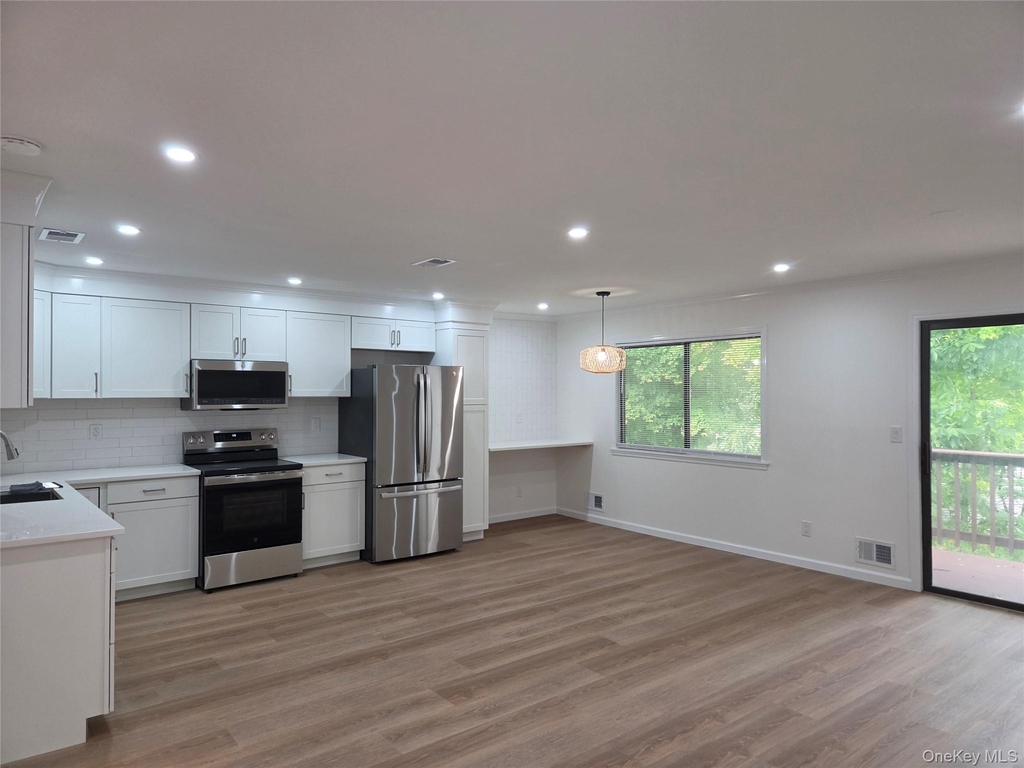 105 Village Road - Photo 5