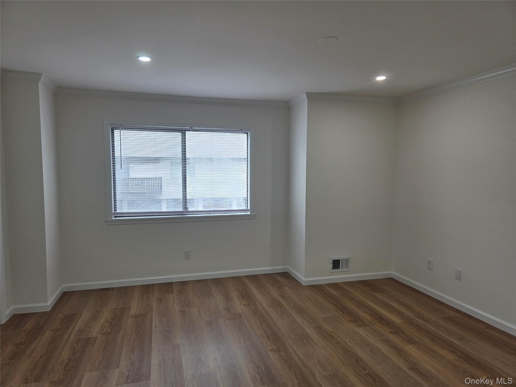 105 Village Road - Photo 8