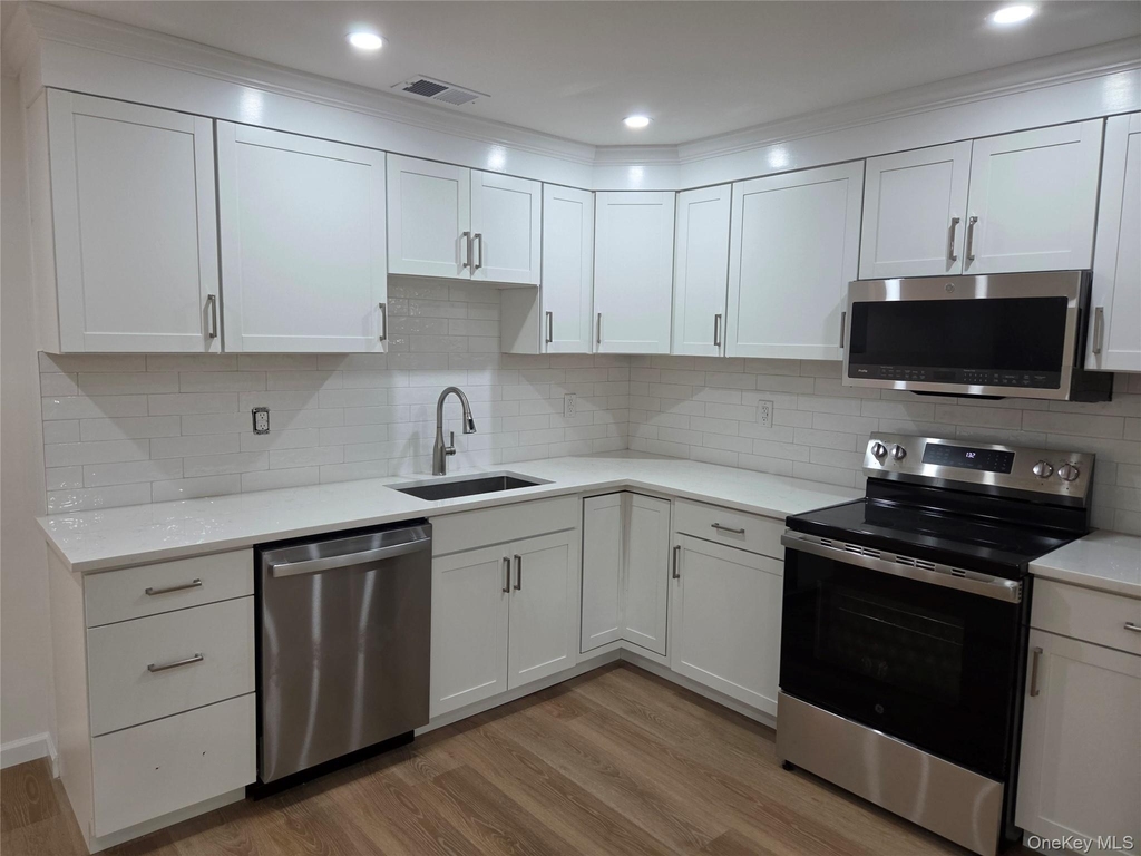 105 Village Road - Photo 3