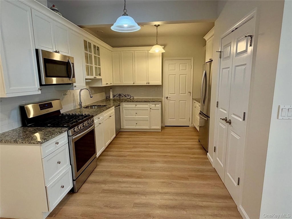 39 Waterview Drive - Photo 2
