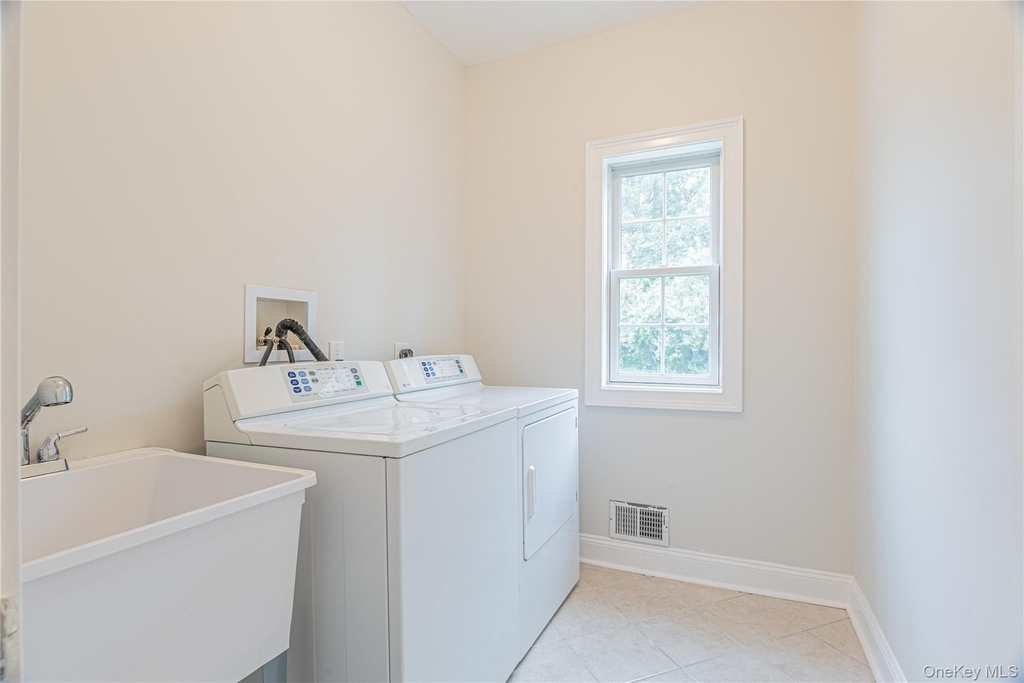 86 Victoria Drive - Photo 15
