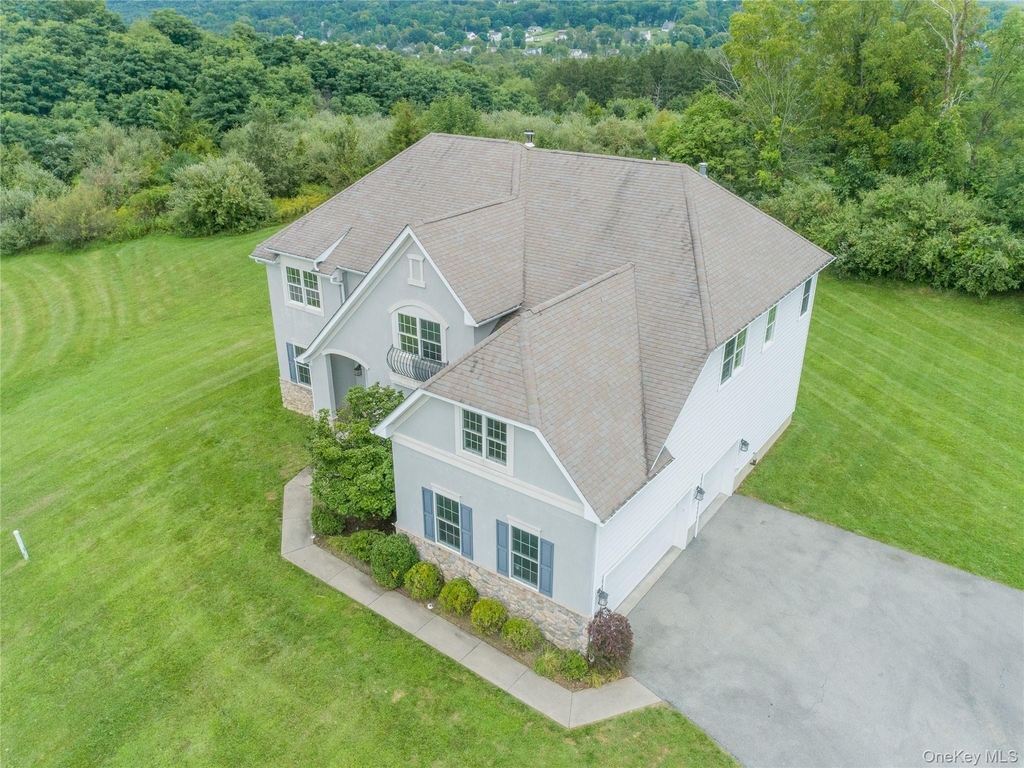86 Victoria Drive - Photo 2